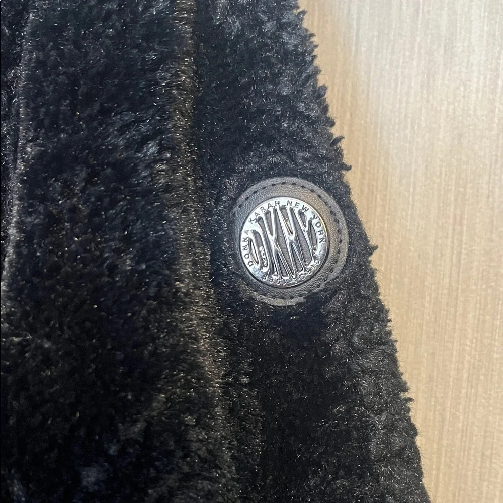 DKNY Black Fuzzy Girls Jacket size 14/16 Black Sherpa heavyweight